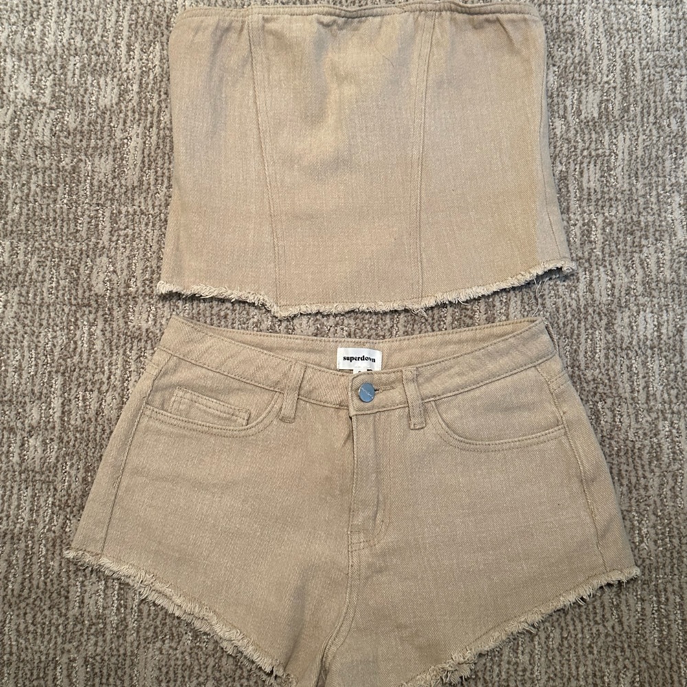 DOMONIQUE DENIM SHORT SET: REVOLVE Size Small